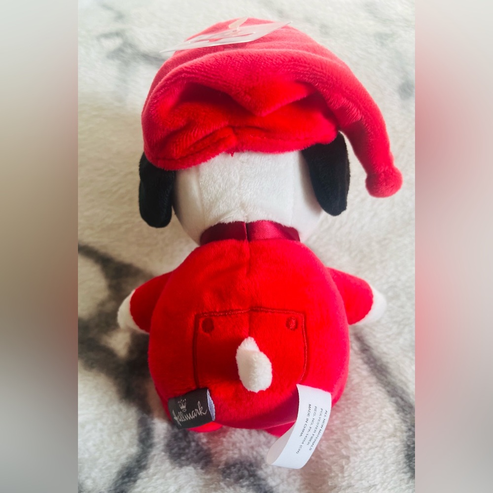 Hallmark Peanuts Snoopy 6” Microfibre Plush wearing Red Pajamas and Hat - EUC - Picture 4 of 8